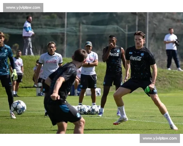 那不勒斯 2500 万 + 500 万锁定诺阿 - 朗，3500 万卢卡签约进入倒计时